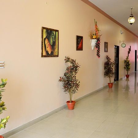 Oyo 6012 Hotel Rockwell Джайпур Екстериор снимка