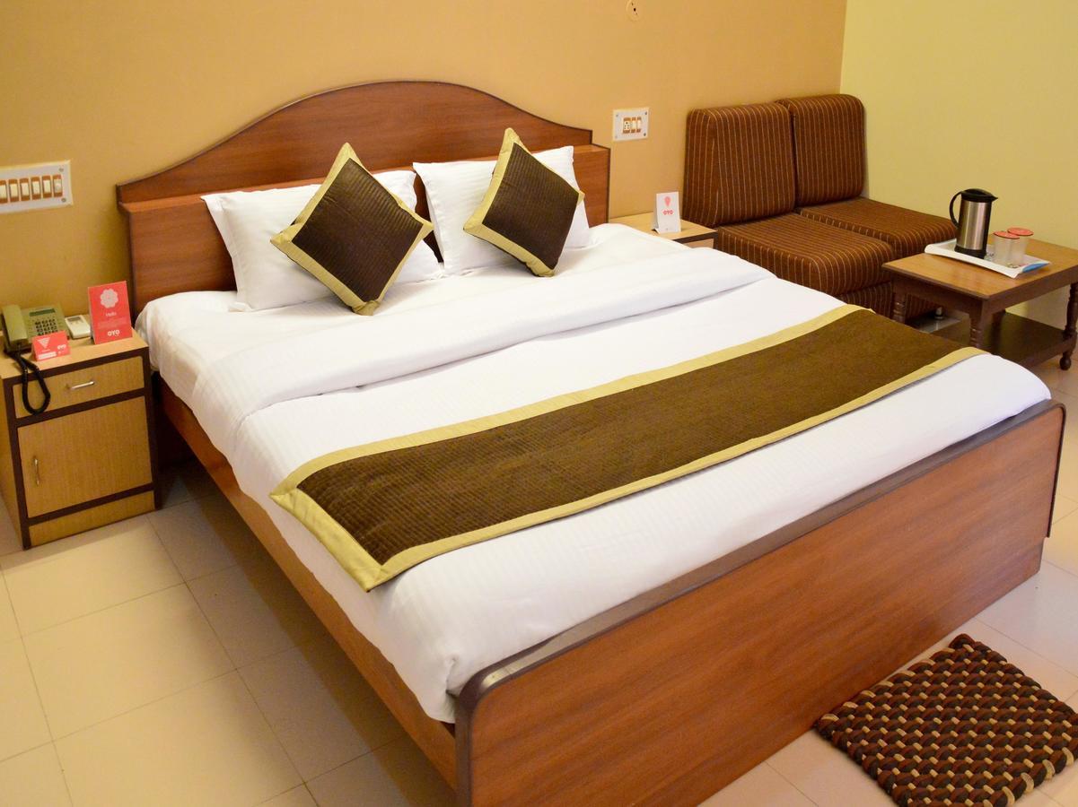 Oyo 6012 Hotel Rockwell Джайпур Екстериор снимка